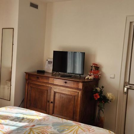 ル・ペルー・シュル・マルヌ Les Pingouins De La Marne Bed & Breakfast エクステリア 写真