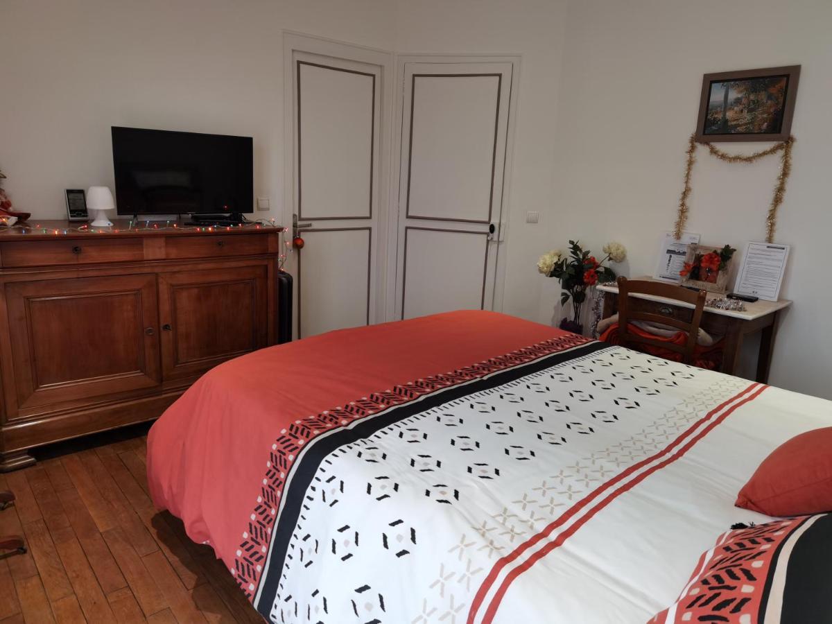 ル・ペルー・シュル・マルヌ Les Pingouins De La Marne Bed & Breakfast エクステリア 写真