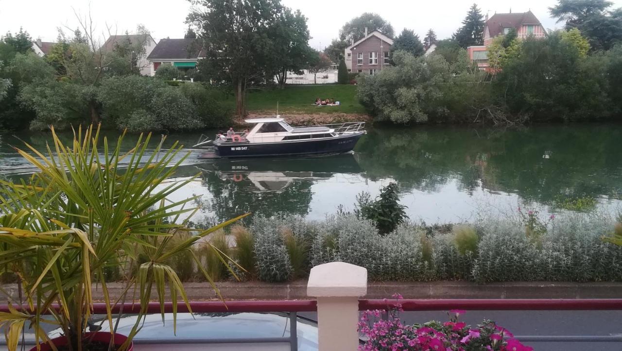 ル・ペルー・シュル・マルヌ Les Pingouins De La Marne Bed & Breakfast エクステリア 写真
