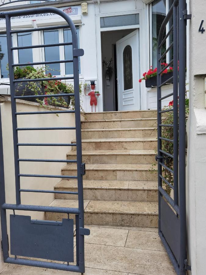 ル・ペルー・シュル・マルヌ Les Pingouins De La Marne Bed & Breakfast エクステリア 写真