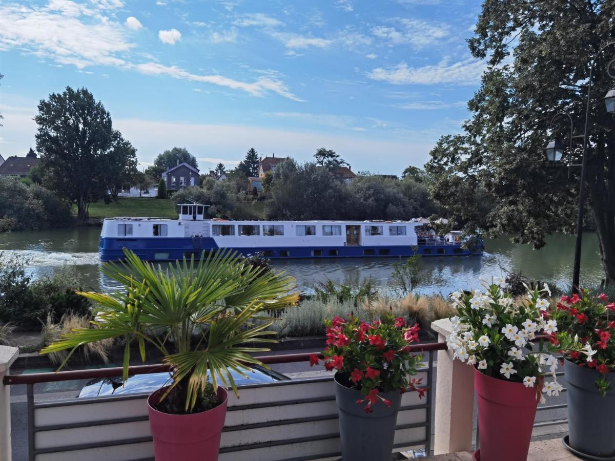 ル・ペルー・シュル・マルヌ Les Pingouins De La Marne Bed & Breakfast エクステリア 写真